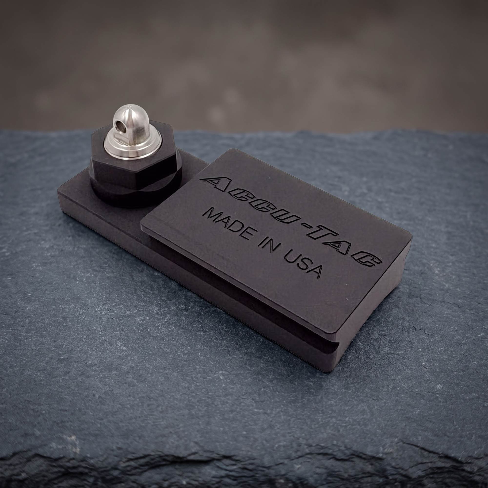 Accu-Tac ASSRA-300 Arca sling stud rail adapter, presenting an 89 x 36 mm Arca-Swiss dovetail