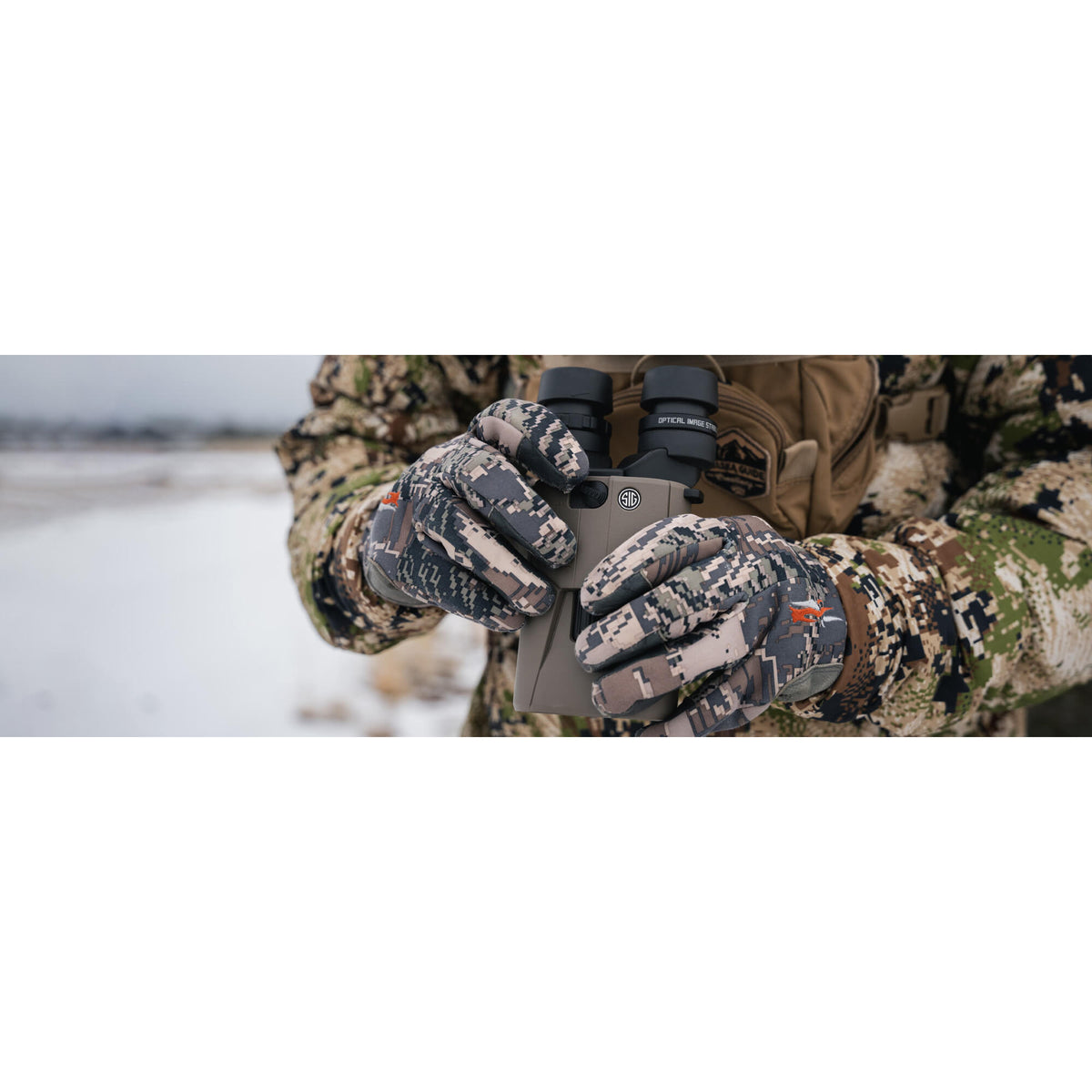 SIG Sauer ZULU6 HDX 12x42 binocular with 17 mm of eye relief and 30 hours of stabilisation from one AA cell