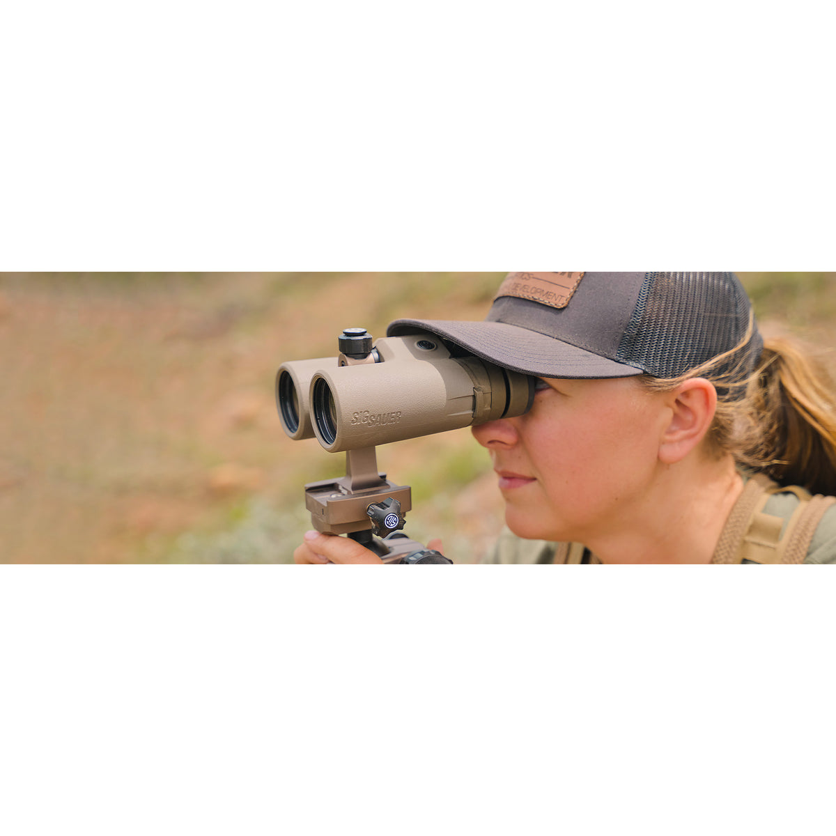 SIG Sauer ZULU8 HDX 10x50 binocular with a locking dioptre and Schmidt-Pechan roof prisms, 680 g and IPX-7 rated